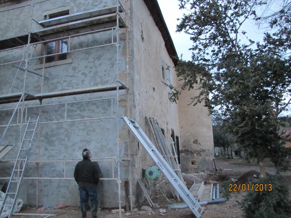 Chateau Des Aiguilles Saint-Rémy-de-Chargnat Exterior foto